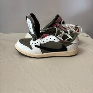 Authentic Nike Air Jordan 1 Low Travis Scott in Olive and White size 1 Open Box